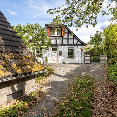 Fachwerk-Ferienhaus 1764 Eslohe Buitenkant foto