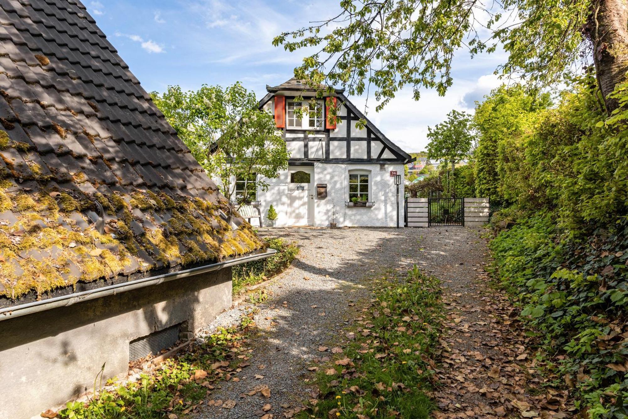 Fachwerk-Ferienhaus 1764 Eslohe Buitenkant foto